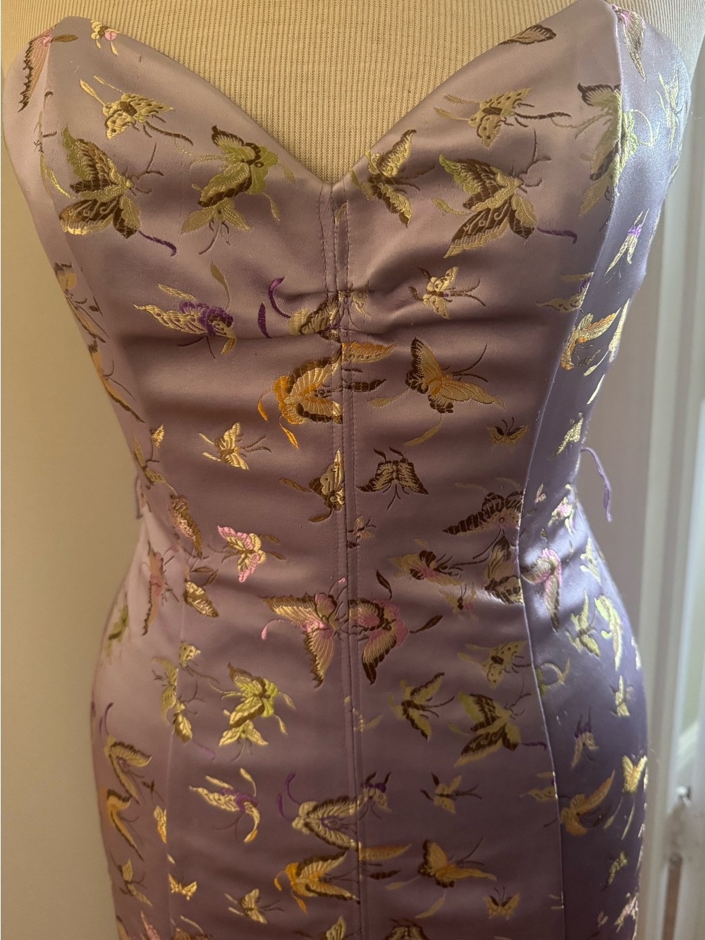 Betsey Johnson Lilac Midi Dress with Gold Bird Brocade - Picture 7 of 9